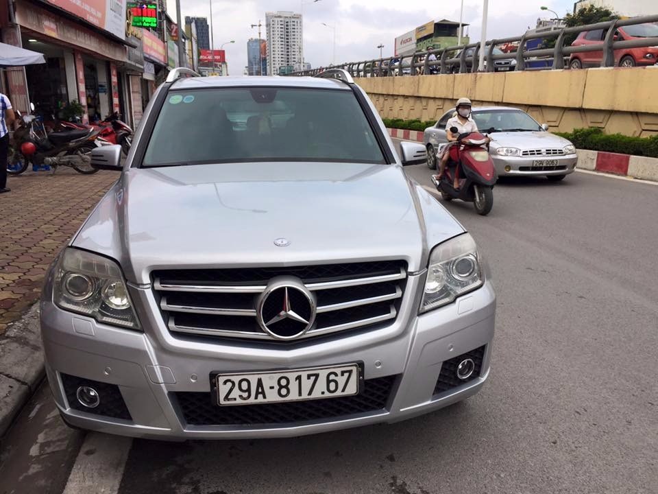 Bán xe Mercedes GLK 300 4 matic đời 2009, màu bạc, nhập khẩu, số tự động, giá tốt-2