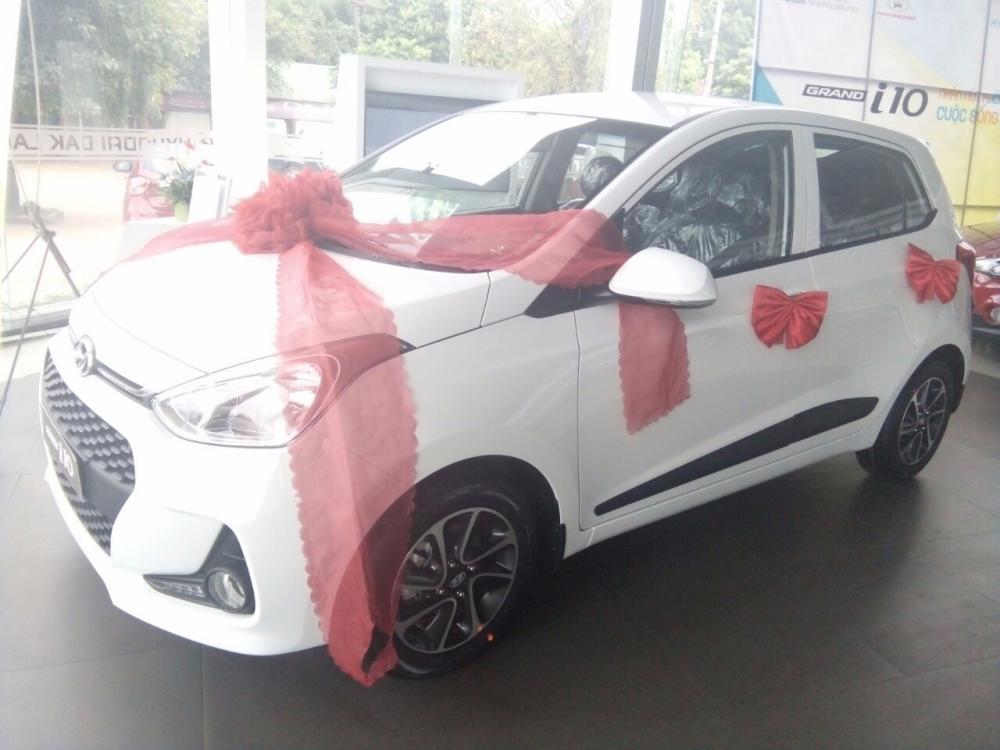 Bán xe Hyundai Grand i10 đời 2017, màu trắng-2