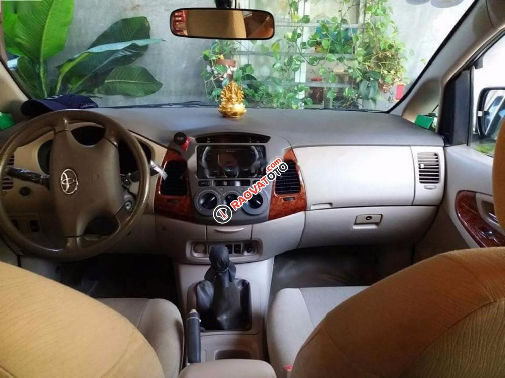 Bán Toyota Innova 2008, màu bạc xe gia đình-3