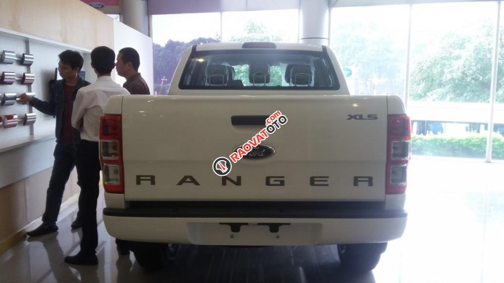 Ford Ranger XLS MT một cầu số sàn, đủ màu, hỗ trợ trả góp, đăng ký, đăng kiểm-2