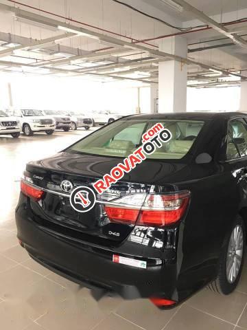 Bán Toyota Camry đời 2017, màu đen-1