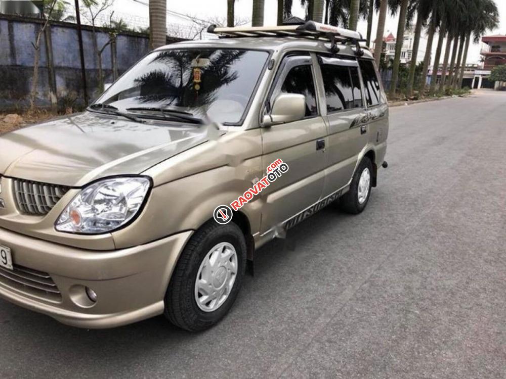 Cần bán gấp Mitsubishi Jolie năm 2004, màu vàng-1