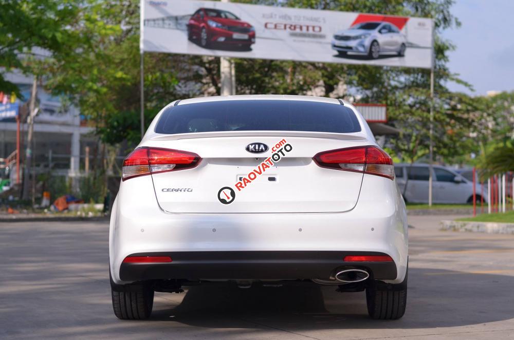 Kia Gò Vấp, bán Cerato 1.6MT 2017, số sàn, hỗ trợ vay 90% xe, mâm 17, tặng ốp pô đôi-4