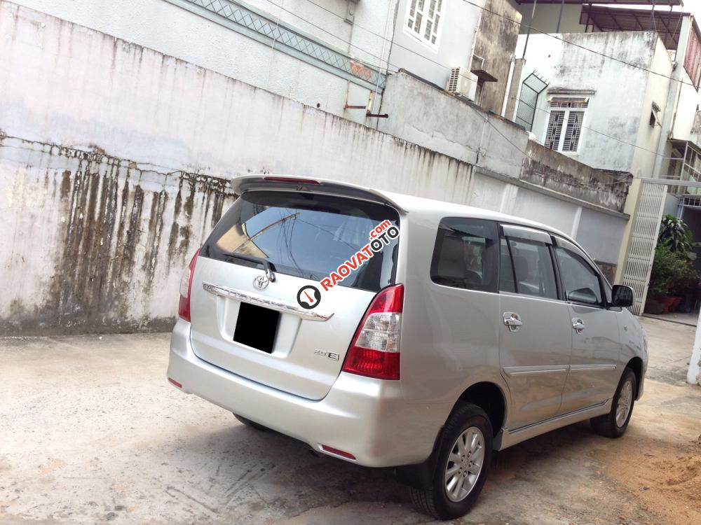 Cần bán xe Innova 2.0E 2013 số sàn, màu bạc-1