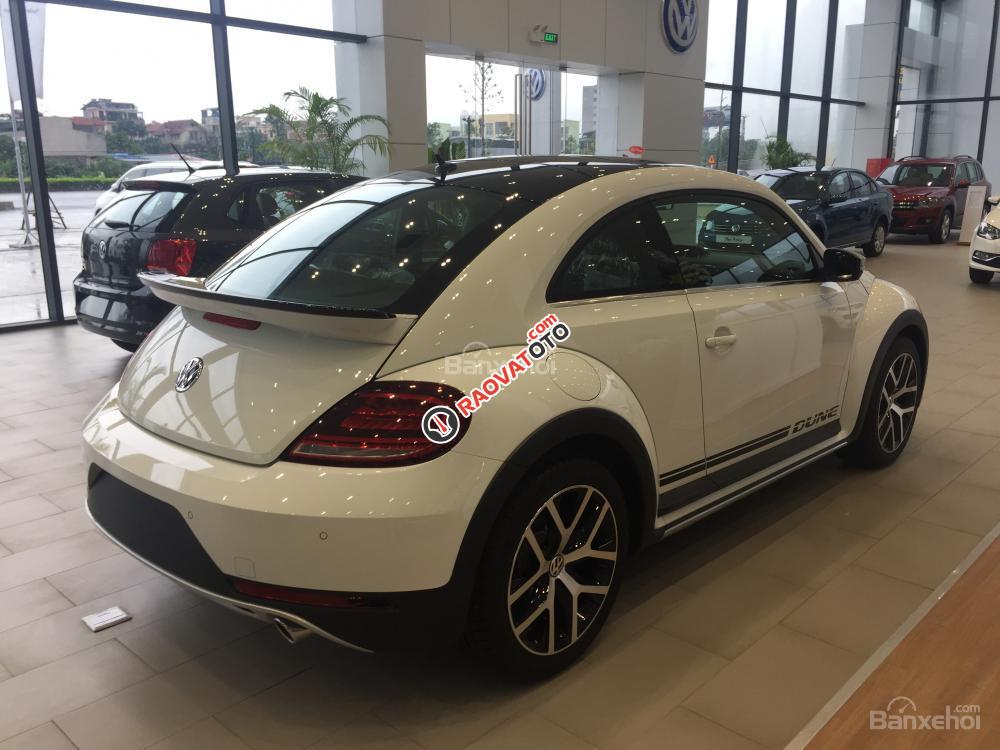 Bán xe Volkswagen Beetle Dune 2017, đối thủ Mini Cooper, màu trắng, giao ngay tháng 12. Lh: 097.8877.754-4