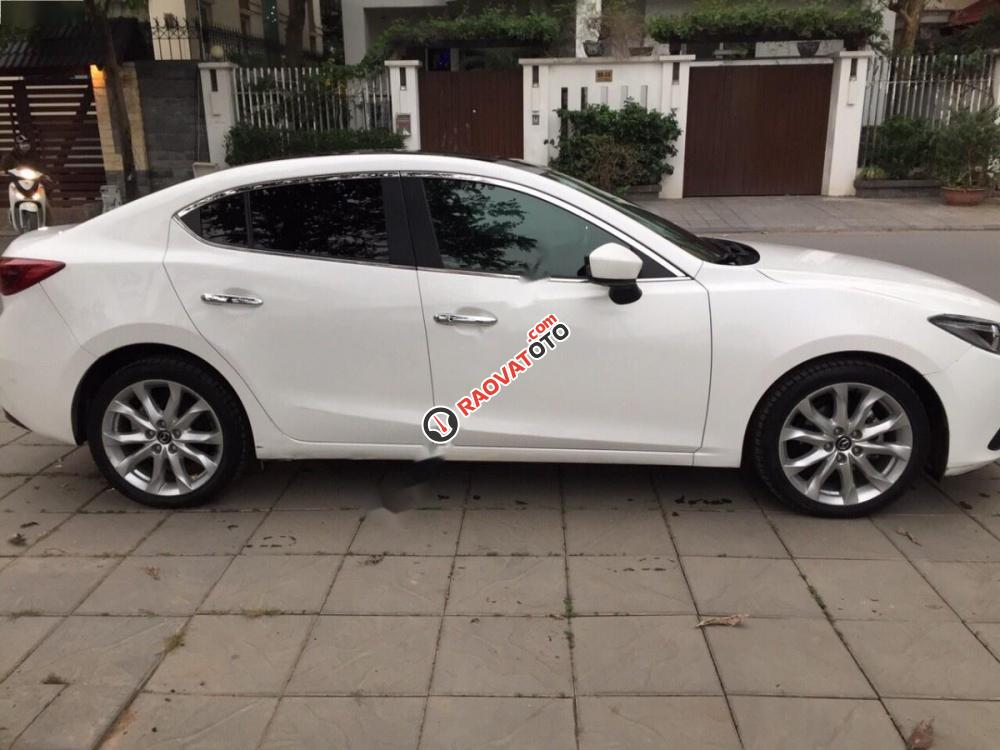 Cần bán Mazda 3 2.0L đời 2015, màu trắng-0