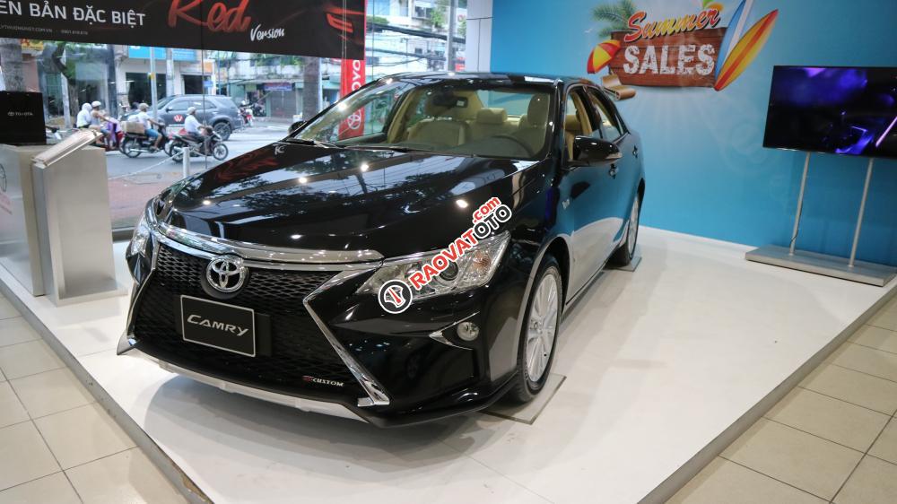 Cần bán xe Toyota Camry 2.0E đời 2017, màu đen, giá tốt-0