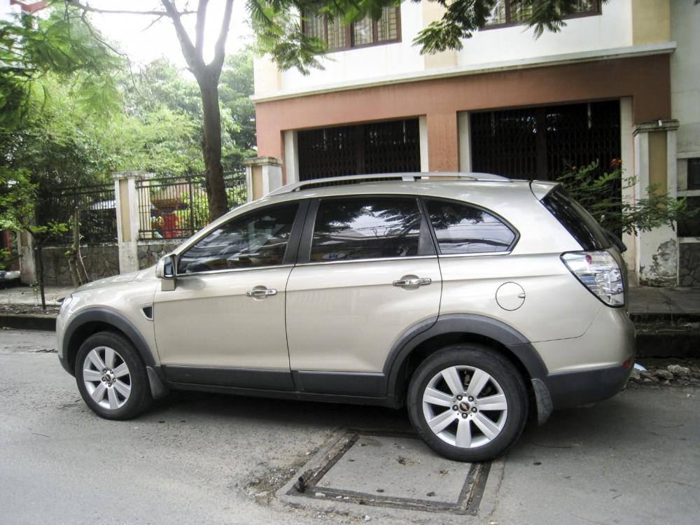 Bán xe Chevrolet Captiva đời 2010, màu bạc, nhập khẩu  -3