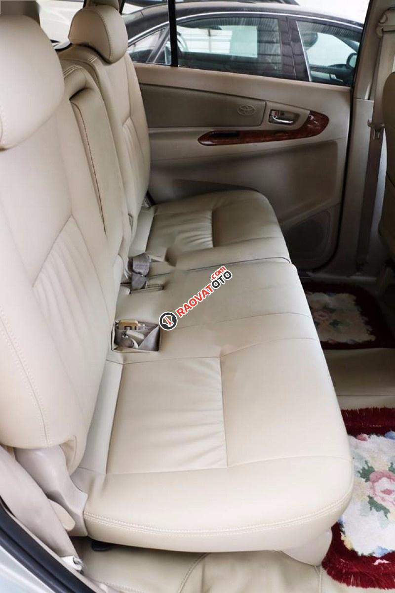 Cần bán gấp Toyota Innova G đời 2007, màu bạc chính chủ-7