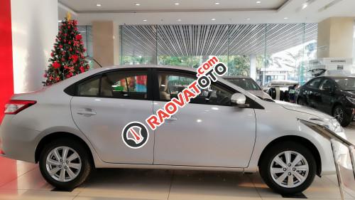 Bán xe Toyota Vios 1.5 MT đời 2017, màu bạc-2