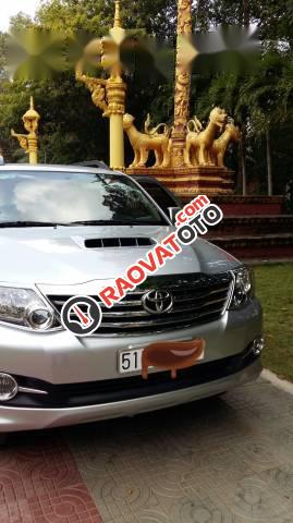 Bán xe Toyota Fortuner 2016, màu bạc như mới-0