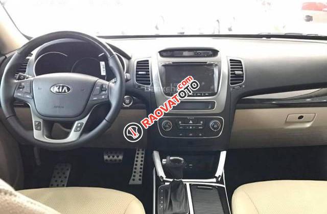 Bán Kia Sorento đời 2017, màu vàng đồng-5