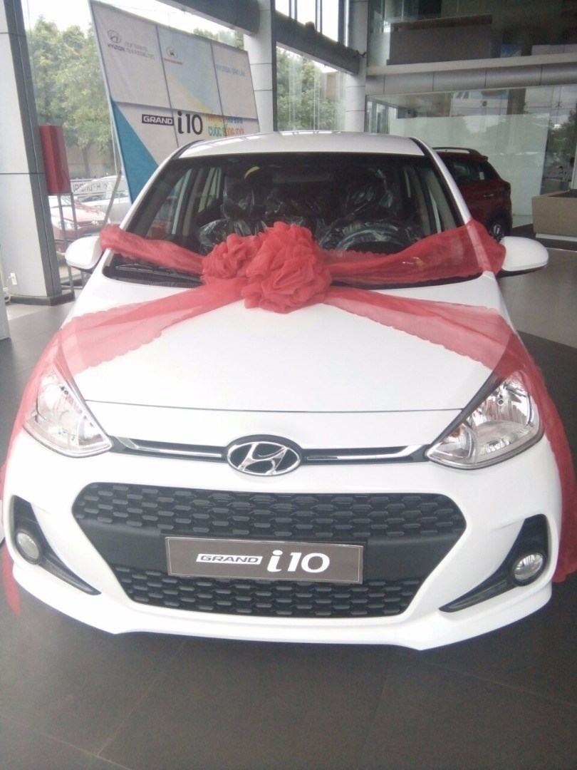 Bán xe Hyundai Grand i10 đời 2017, màu trắng-1