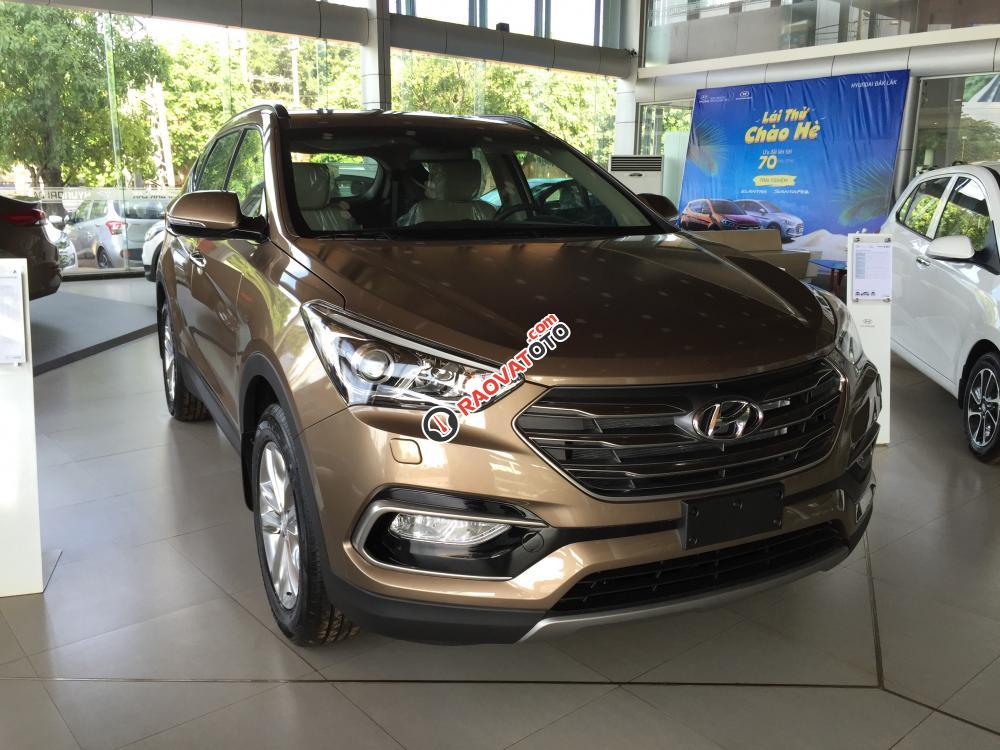 Bán gấp Hyundai Santa Fe 2.4AT 2017, màu nâu, 898 triệu, KM: 202.000.000đ, góp 85% xe. ĐT cọc xe: 0941.46.22.77-4