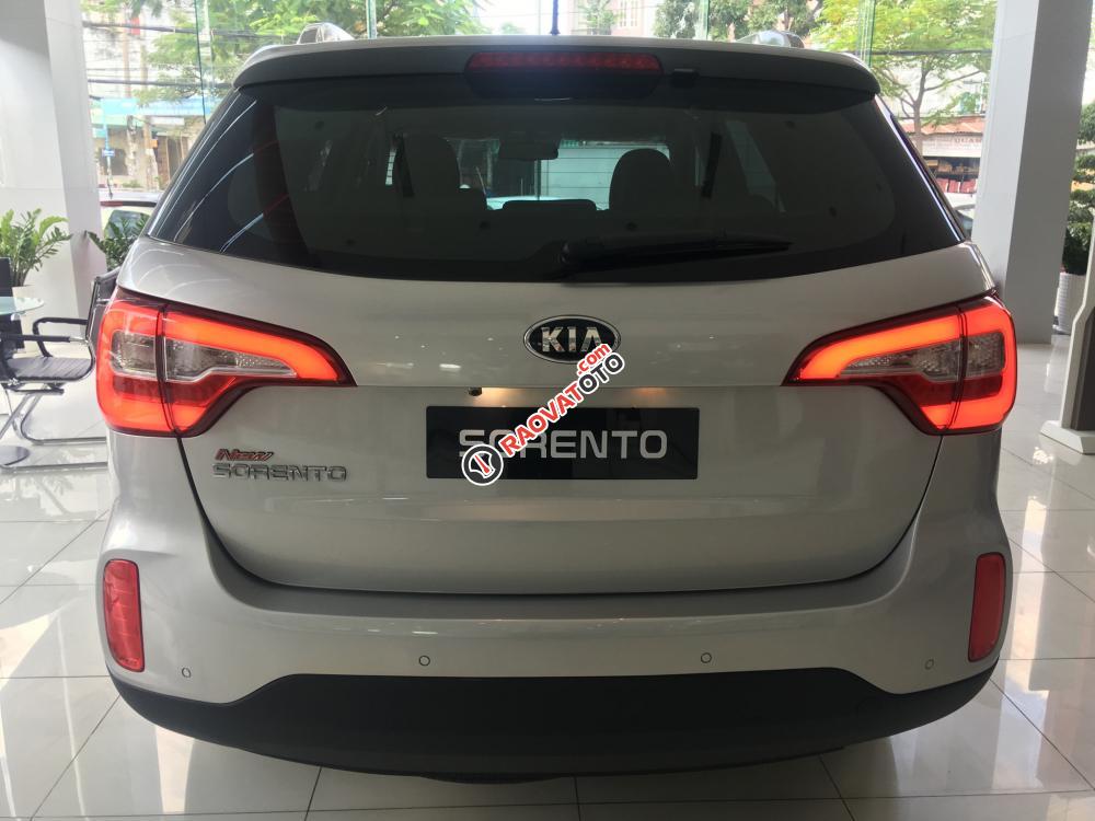 Cần bán Kia Sorento GAT đời 2017, màu bạc, giá ưu đãi hấp dẫn-3