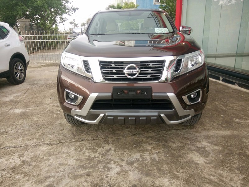 Cần bán Nissan Navara đời 2017, màu nâu, nhập khẩu nguyên chiếc-6