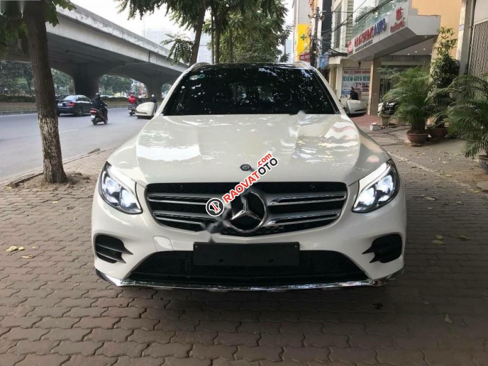 Chính chủ bán Mercedes GLC 300 4Matic sản xuất 2016, màu trắng-1