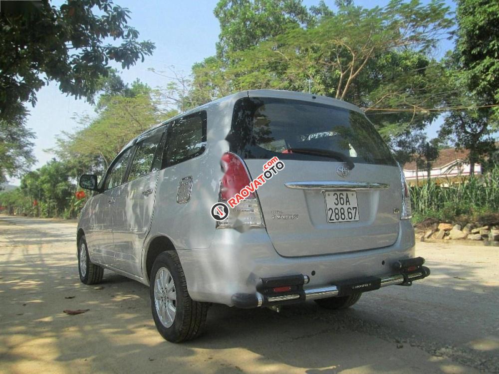 Bán ô tô Toyota Innova 2.0G đời 2010, màu bạc chính chủ-3