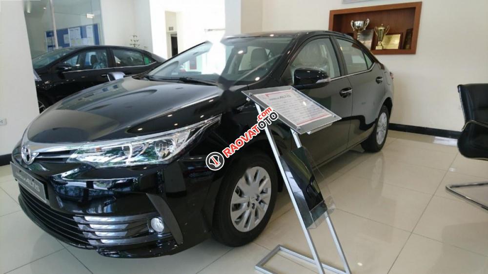 Bán xe Toyota Corolla Altis 1.8CVT đời 2017, màu đen-1