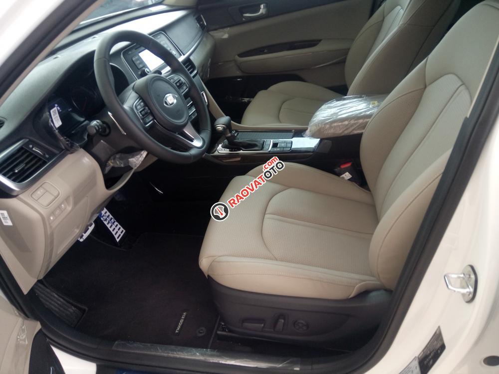 Bán xe Kia Optima GAT sản xuất 2018, màu trắng, hỗ trợ trả góp, LH 0989.240.241-4