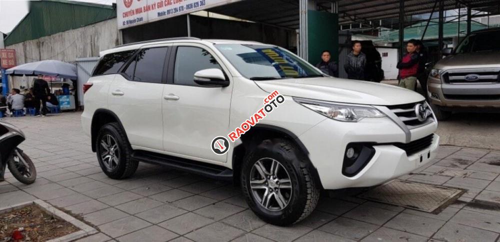 Cần bán lại xe Toyota Fortuner 2.4G 4x2 MT đời 2017, màu trắng, nhập khẩu-0