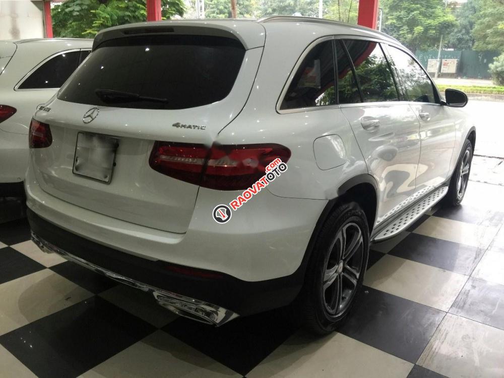 Bán xe Mercedes GLC 250 4Matic đời 2017, màu trắng-2