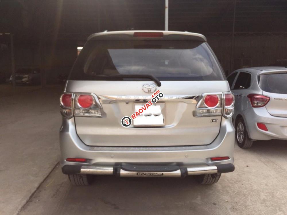 Cần bán Toyota Fortuner G sản xuất 2014, màu bạc xe gia đình-4