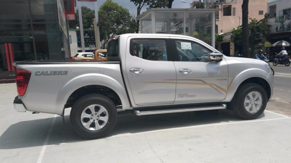 Bán xe Nissan Navara đời 2017, màu bạc, nhập khẩu-6