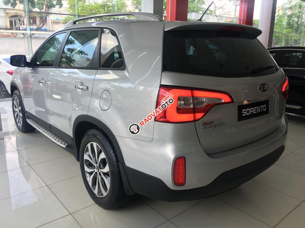 Cần bán Kia Sorento GAT đời 2017, màu bạc, giá ưu đãi hấp dẫn-4