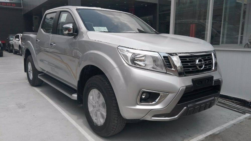 Bán xe Nissan Navara đời 2017, màu bạc, nhập khẩu-2