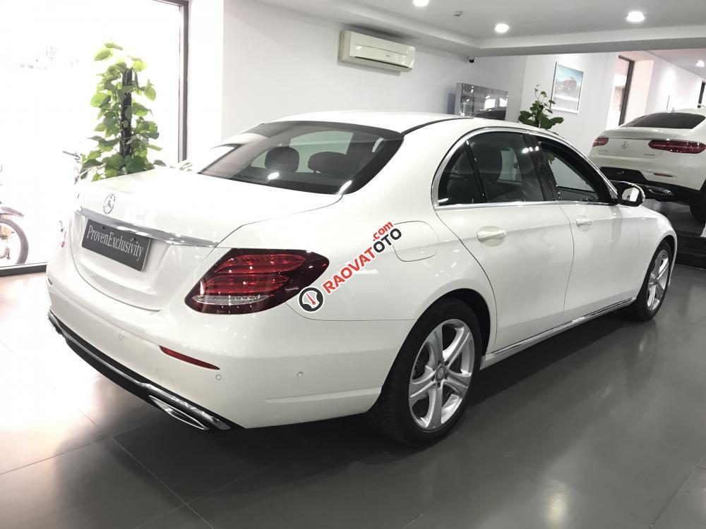 Cần bán xe Mercedes E250 năm 2017, màu trắng chính chủ-5