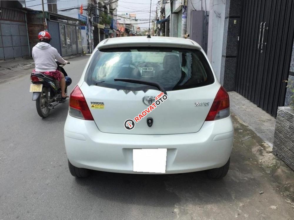 Cần bán gấp Toyota Yaris 1.3 AT đời 2010, màu trắng, nhập khẩu nguyên chiếc chính chủ-4