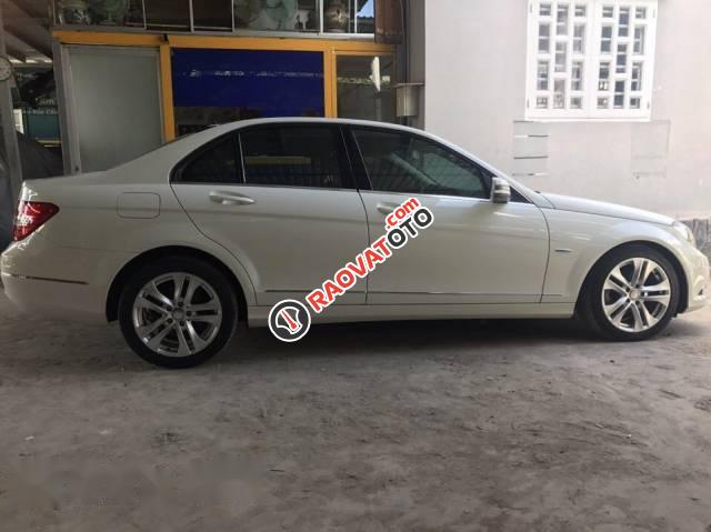 Bán ô tô Mercedes C200 đời 2012, màu trắng, 710 triệu-2