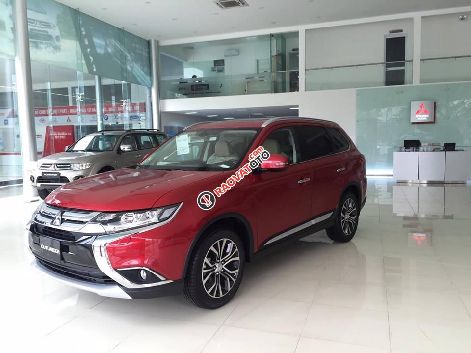 Bán Mitsubishi Outlander đời 2018, giá tốt nhất thị trường, cho vay lãi suất ưu đãi - LH: 0905.91.01.99-1