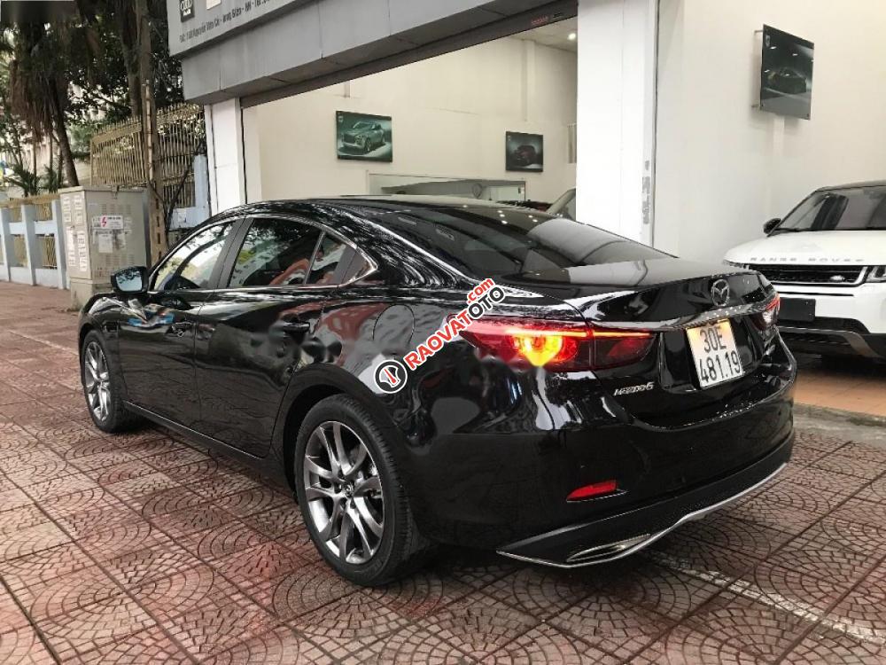 Cần bán gấp Mazda 6 2.0 Premium năm 2017, màu đen, giá 920tr-3