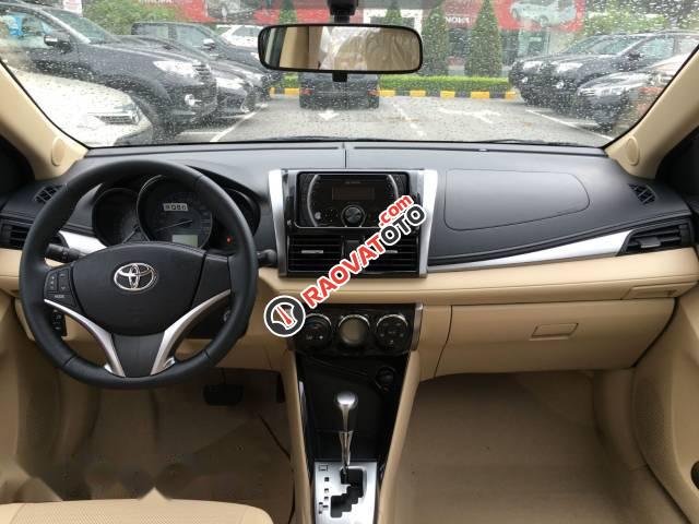 Cần bán xe Toyota Vios đời 2017, màu vàng-5