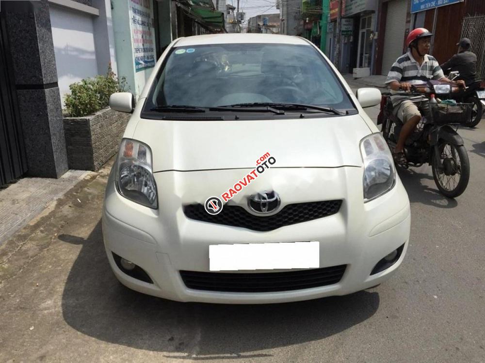 Cần bán gấp Toyota Yaris 1.3 AT đời 2010, màu trắng, nhập khẩu nguyên chiếc chính chủ-1