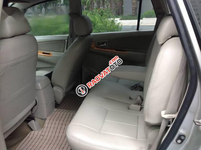 Bán ô tô Toyota Innova 2.0G năm 2011, màu bạc chính chủ, 370 triệu-5