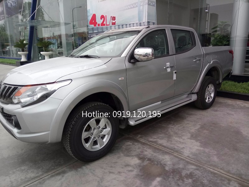 Bán xe Mitsubishi Triton sản xuất 2017, màu bạc, nhập khẩu Thái, số tự động-2