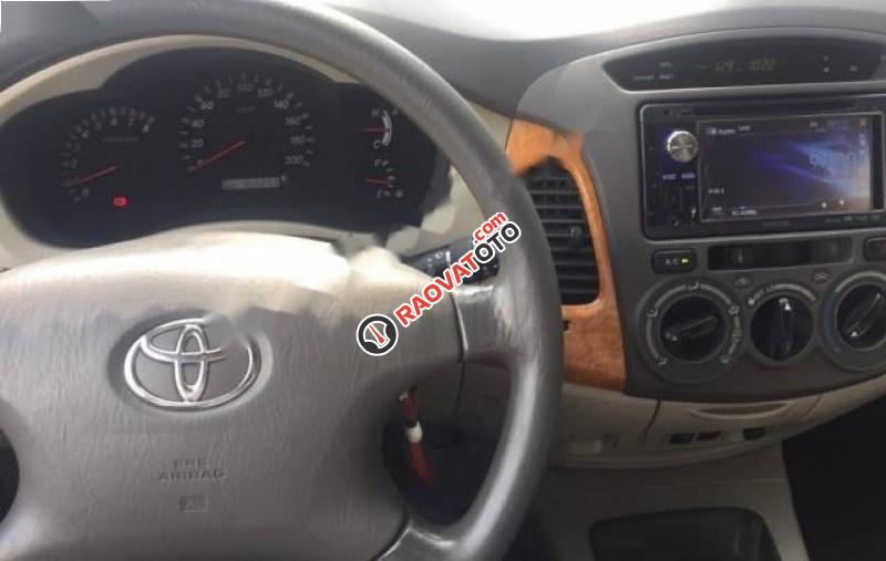 Bán xe Toyota Innova G sản xuất 2010, màu bạc xe gia đình, giá 465tr-2