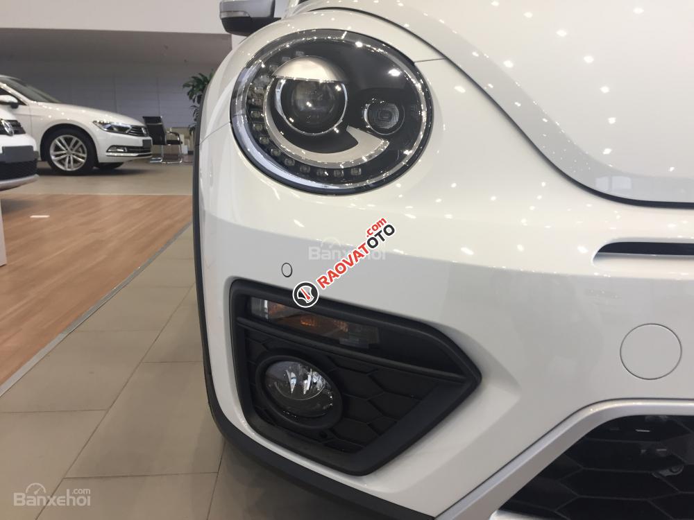 Bán xe Volkswagen Beetle Dune 2017, đối thủ Mini Cooper, màu trắng, giao ngay tháng 12. Lh: 097.8877.754-8