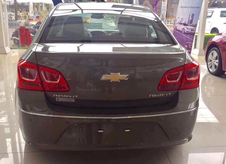 Cần bán xe Chevrolet Cruze đời 2017, màu nâu, nhập khẩu -4