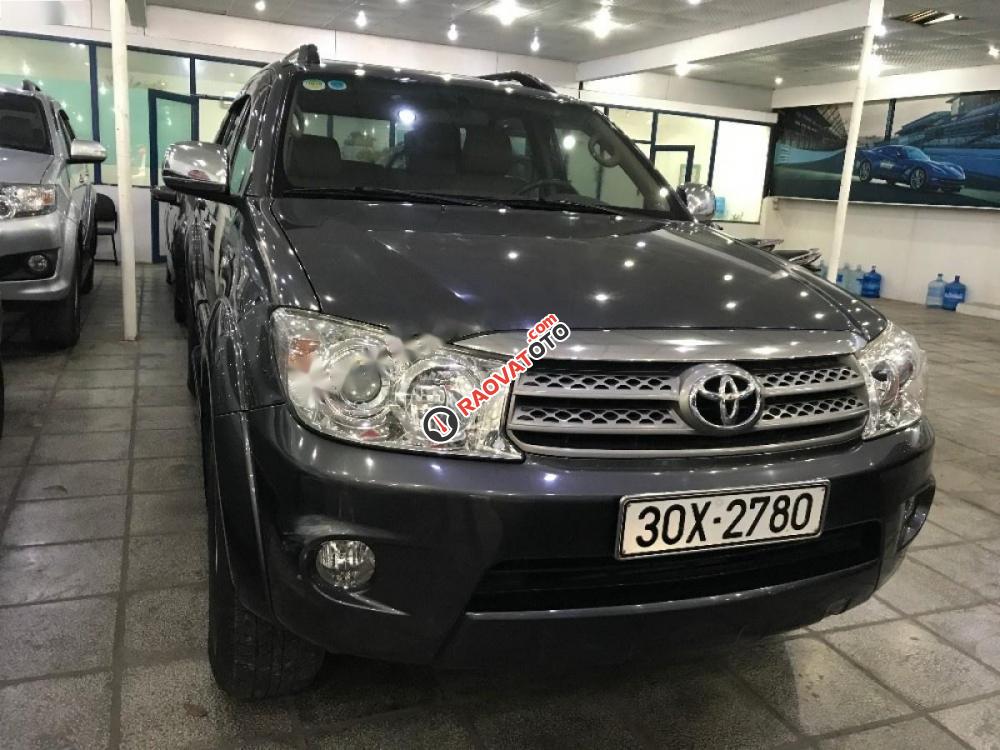 Bán xe Toyota Fortuner 2.7V 4x4 AT đời 2010, màu xám giá cạnh tranh-1