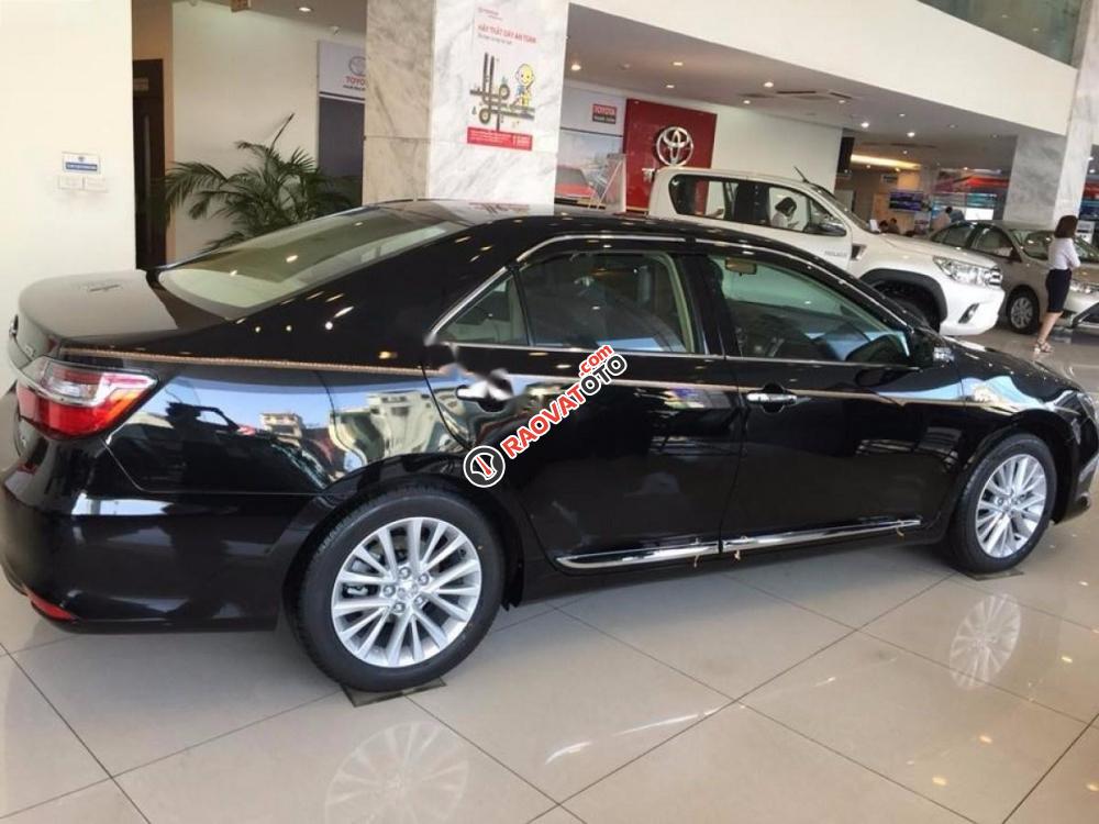 Bán Toyota Camry 2.0E đời 2017, màu đen, 945tr-2