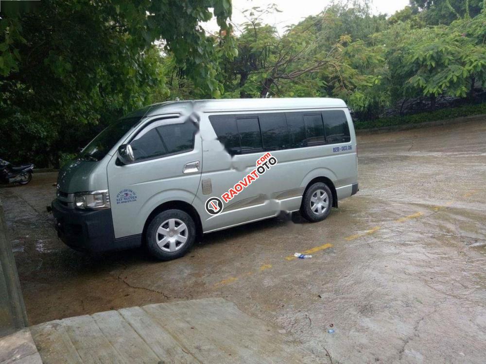 Cần bán gấp Toyota Hiace năm 2010, nhập khẩu nguyên chiếc-2