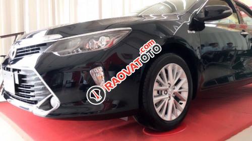 Bán xe Toyota Camry 2.0E năm 2017, màu đen  -2