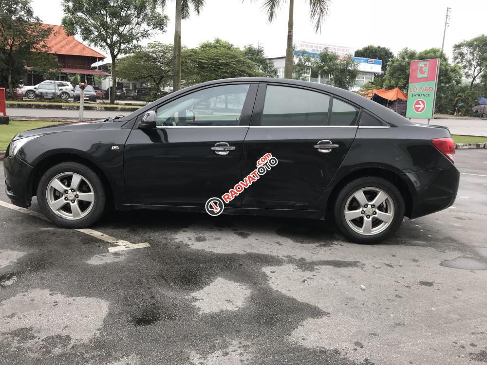 Cần bán xe Chevrolet Cruze năm 2010 màu đen, giá 315 triệu-3