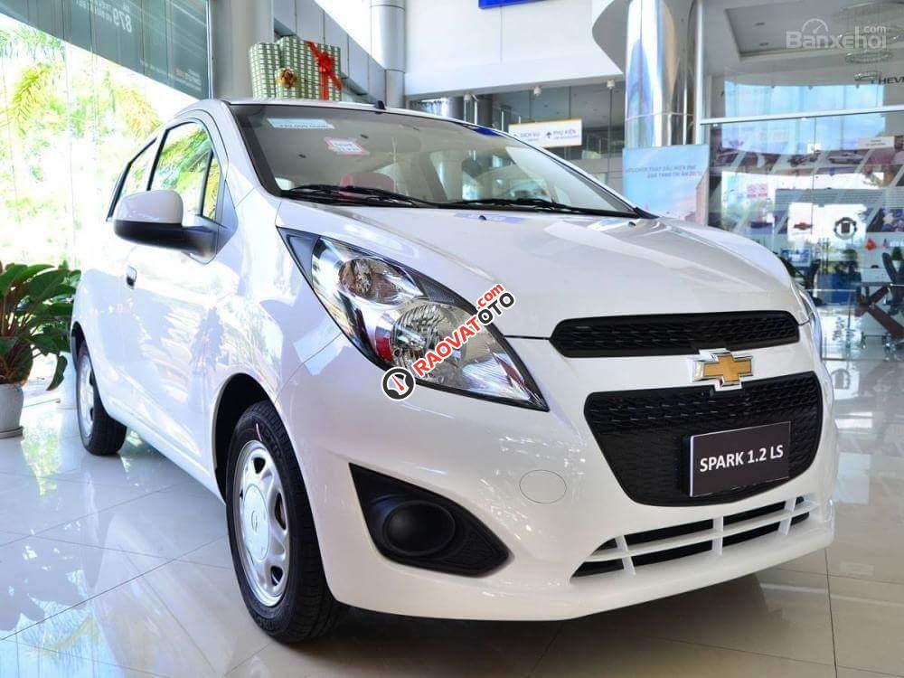 Bán ô tô Chevrolet Spark LS đời 2017, màu trắng, nhập khẩu nguyên chiếc, 269tr-0