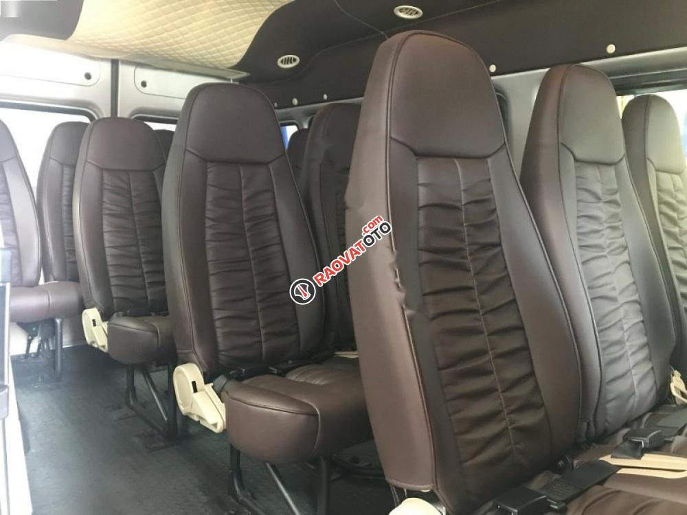 Cần bán Ford Transit Limited đời 2017 giá cạnh tranh-2