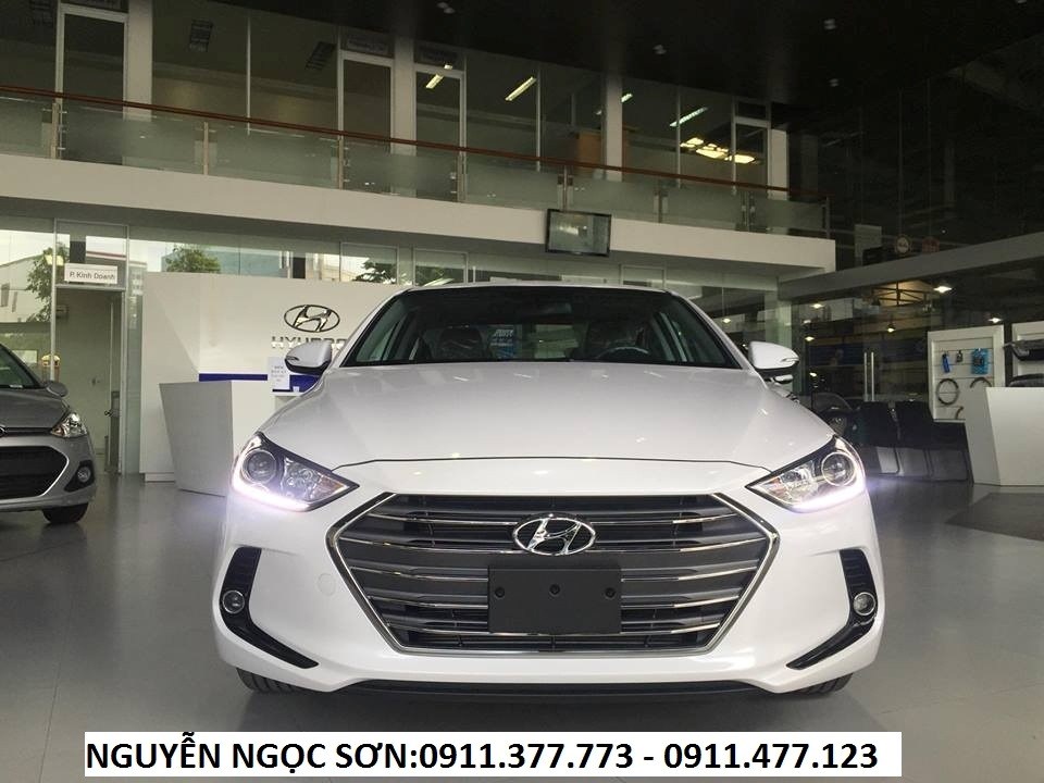 Bán ô tô Hyundai Elantra năm 2017, màu trắng, nhập khẩu  -2